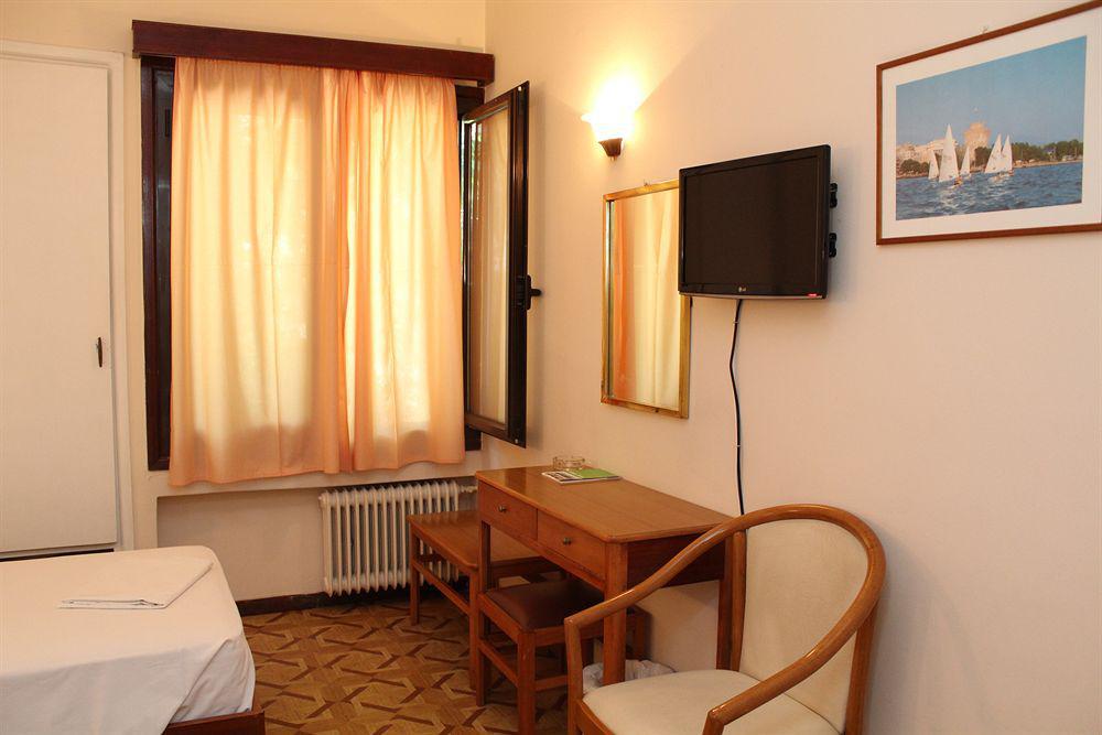 Nefeli Hotel Афины Экстерьер фото