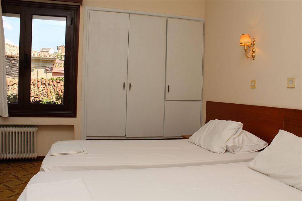 Nefeli Hotel Афины Экстерьер фото