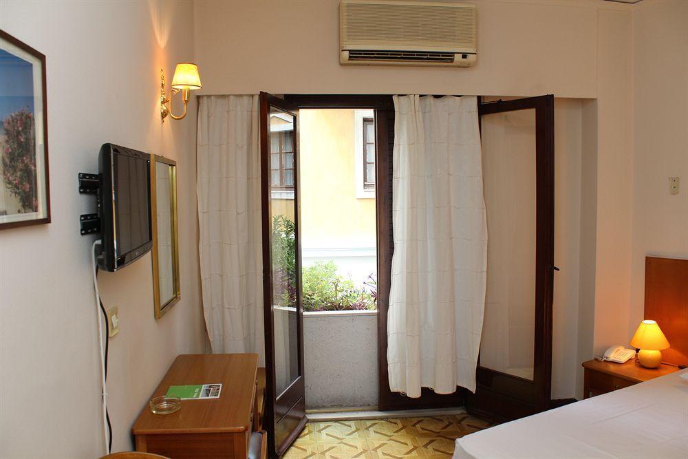 Nefeli Hotel Афины Экстерьер фото