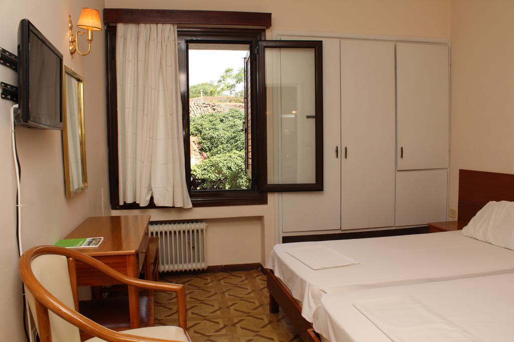 Nefeli Hotel Афины Экстерьер фото